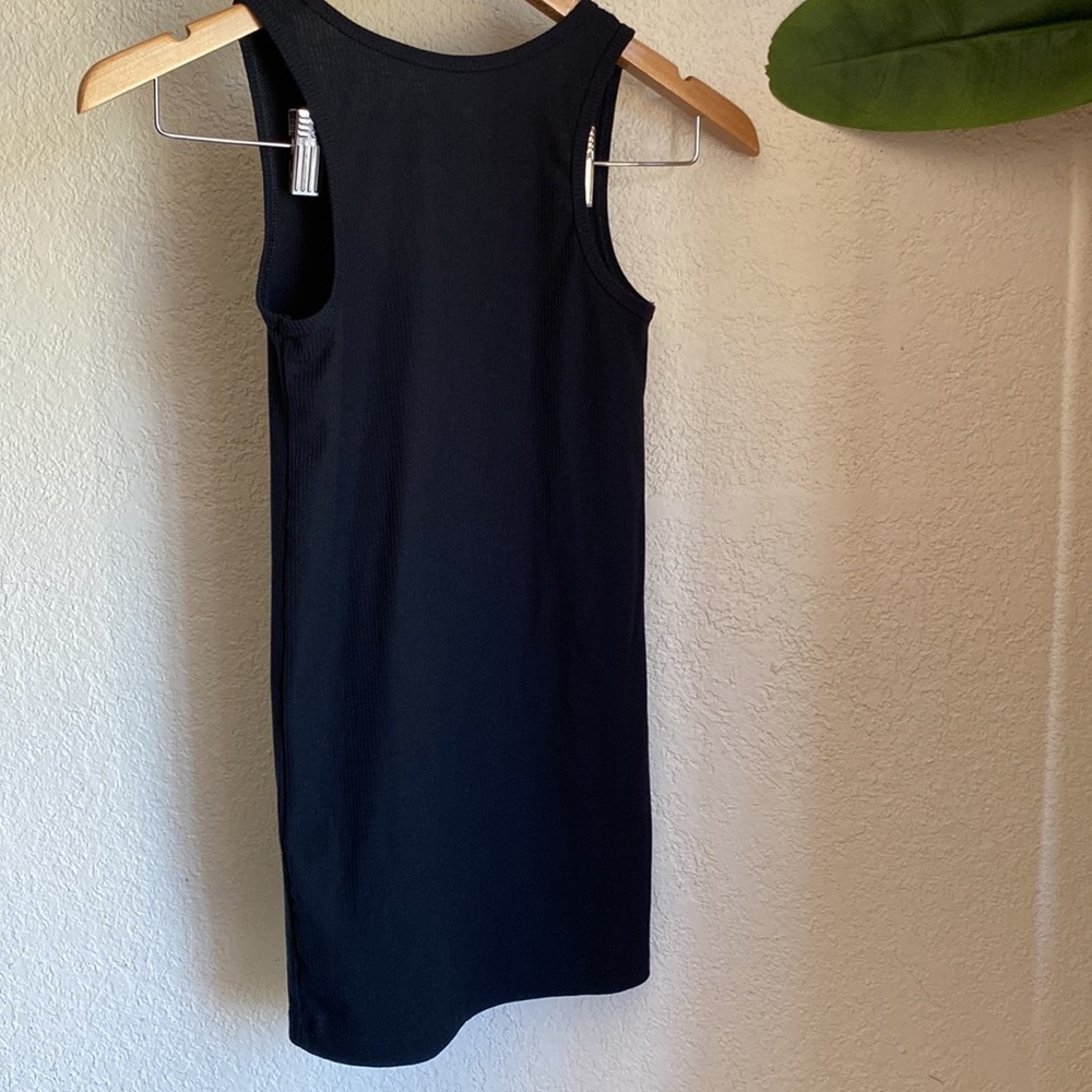 Women's UA Victory Tank - Picture 4 of 10